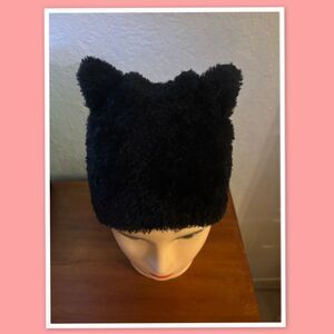 Woman’s DIVIDED H & M Winter Black Bear Ears Fluffy Beanie Hat